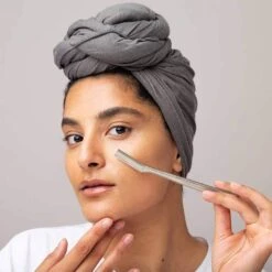 Tweezerman Facial Dermaplaner -OPI Store tweezerman facial dermaplaner p28322 57604 image